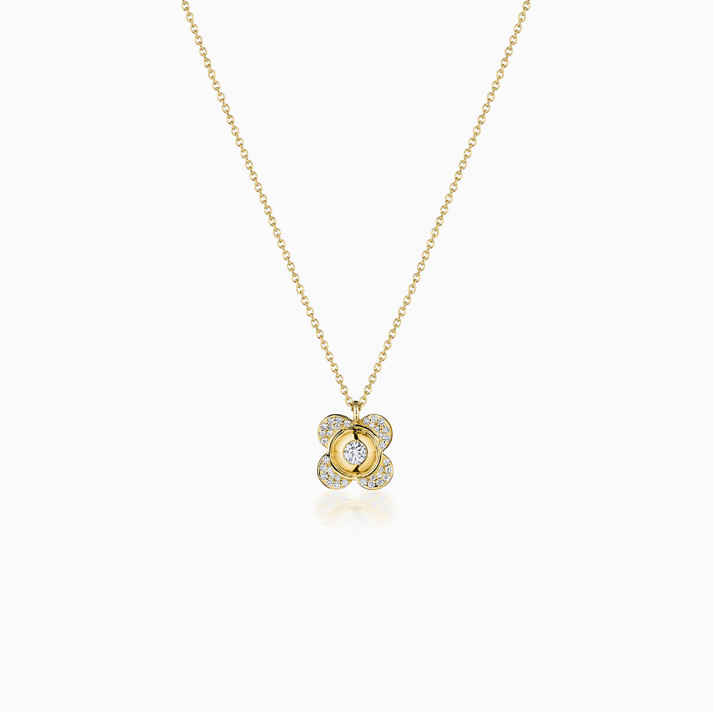 Pavé & Diamond Center Rose Petals Necklace In Gold